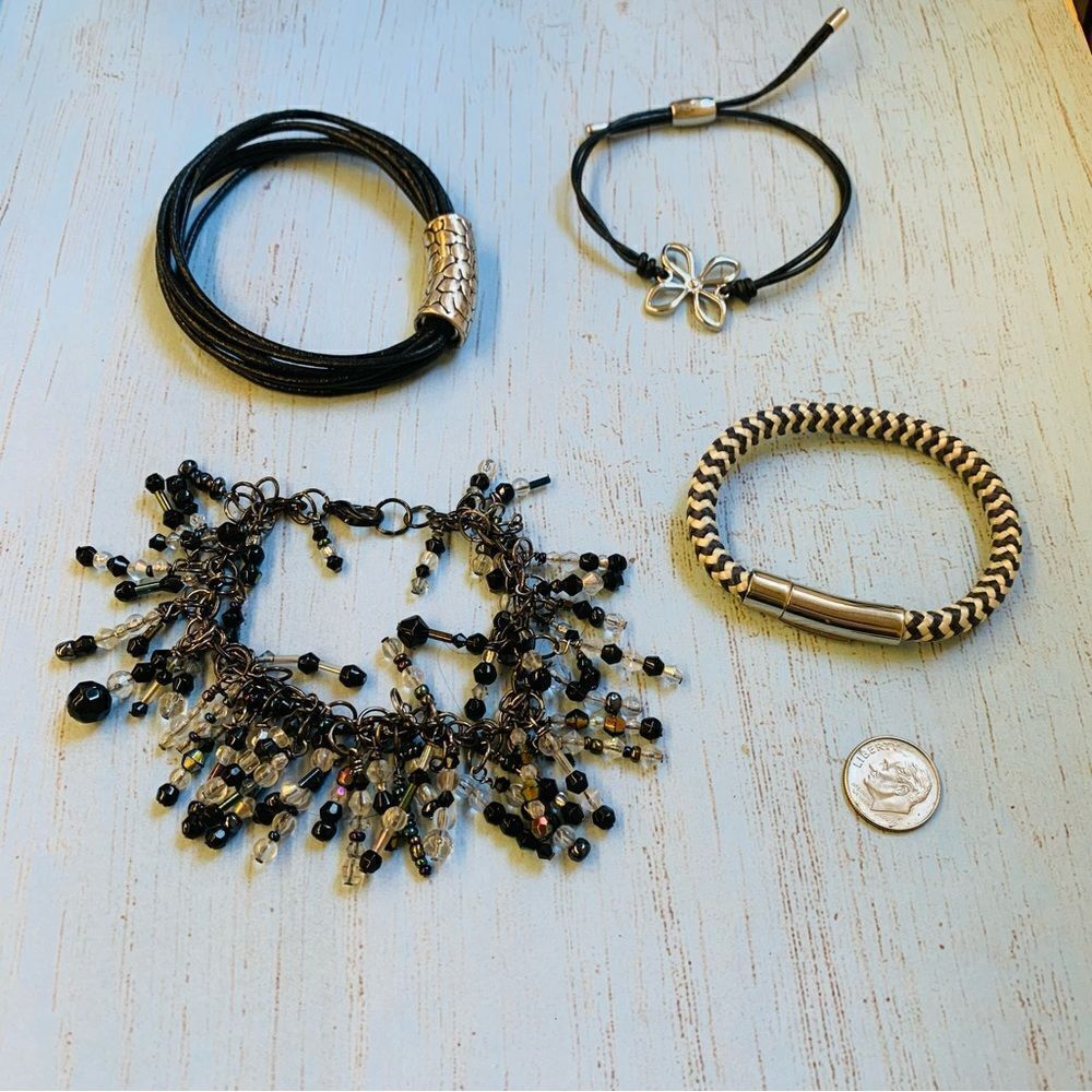 Black White Bracelet Bundle‎